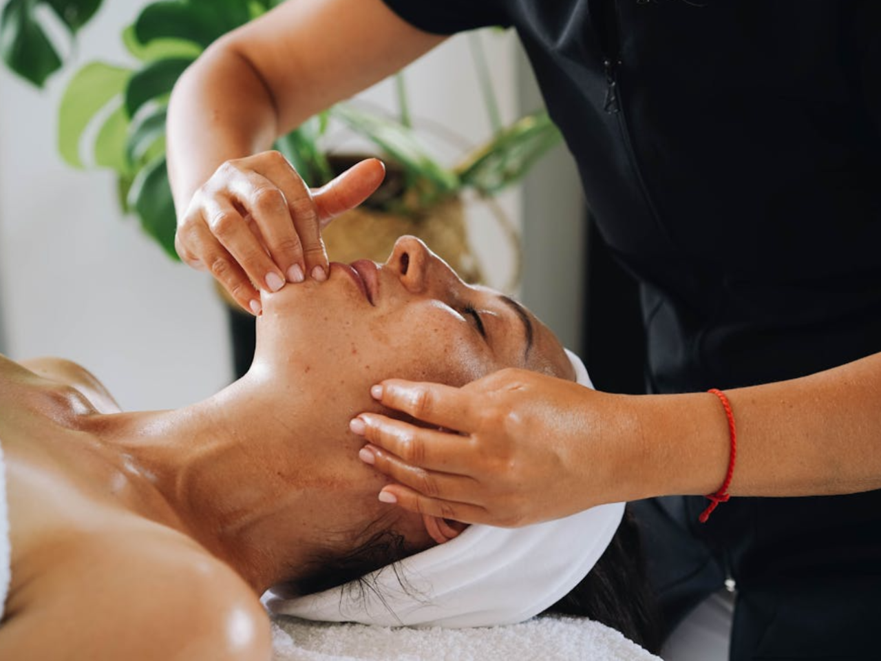 Face Acupressure Treatment